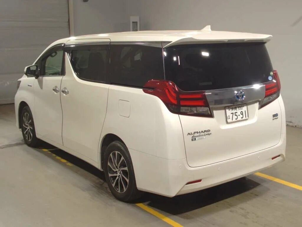 Тойота вокси гибрид. Тойота альфард 2010 года. Toyota alphard ii 2015. Sferacar авто из японии. Toyota alphard hybrid.