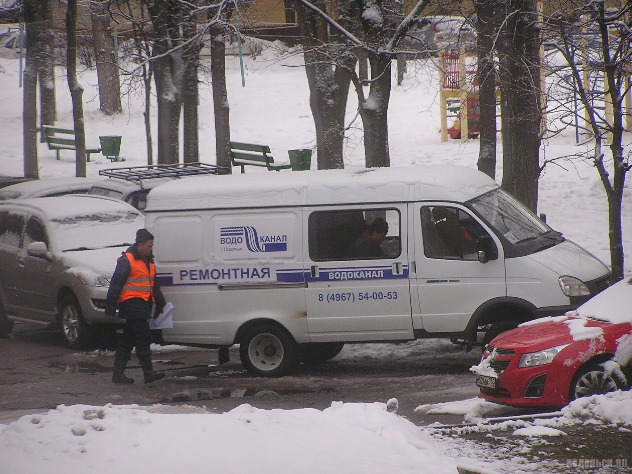 Водоканал ремонтное. Автомобили водоканала. Автомобили Новгородский Водоканал. Водоканал Подольск машины. Автомобиль Московский Водоканал.