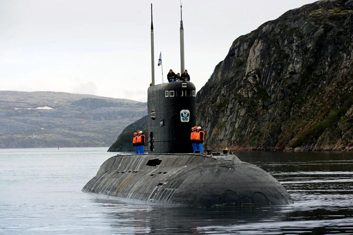 Новости подводного флота. Подводная лодка проекта 877 палтус. Северный флот ВМФ России подводник. Северный флот ВМФ подводные лодки. ДЭПЛ Северного флота.