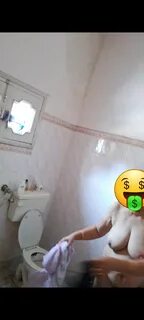Indian mom leaked bathing nudes.