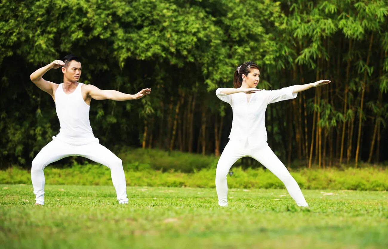 Тай чи что это такое. Китайская гимнастика tai chi. Тай-Цзи и цигун. Цигун Тайцзи кунг фу. Тай Цзи цюань.