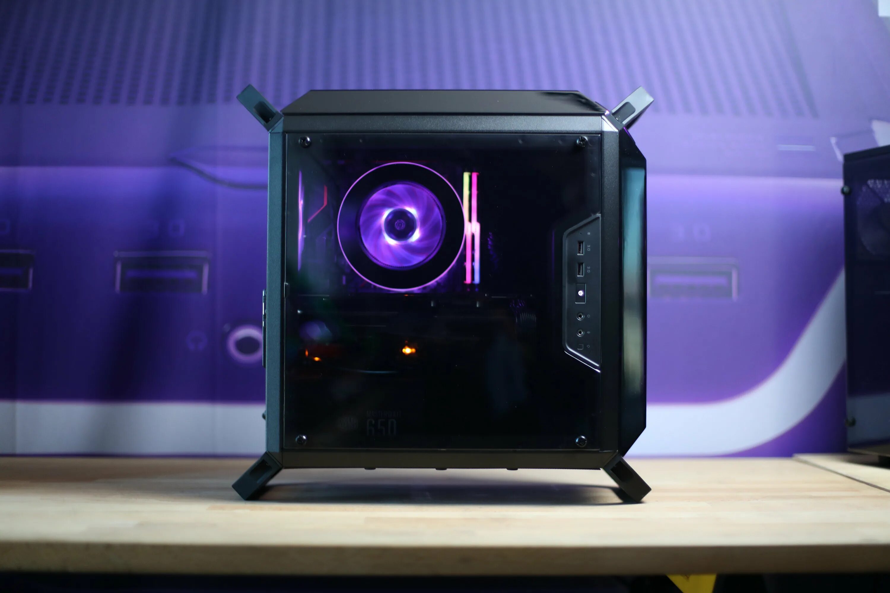 Q 300. MASTERBOX q300p. Корпус Cooler Master MASTERBOX q300p. Cooler Master MASTERBOX q300p Black. Компьютерный корпус Cooler Master MASTERBOX q300p RGB.