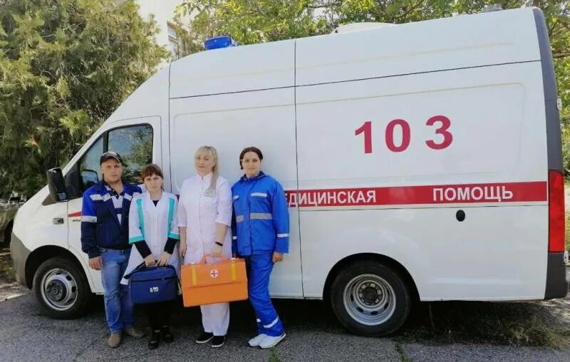 Выплаты скорой помощи в 2025 году фельдшерам. Фельдшер скорой медицинской помощи. работники скорой. работники скорой помощи. скорая медицинская помощь.