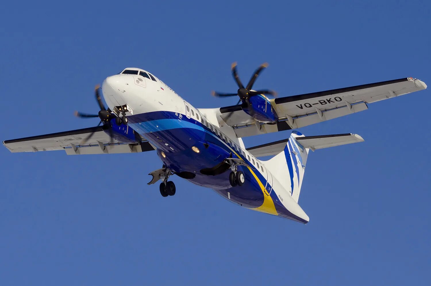 Атр 42. АТР 42 Нордстар. ATR 42-500. ATR 42 самолет. АТР-42-500 самолет.