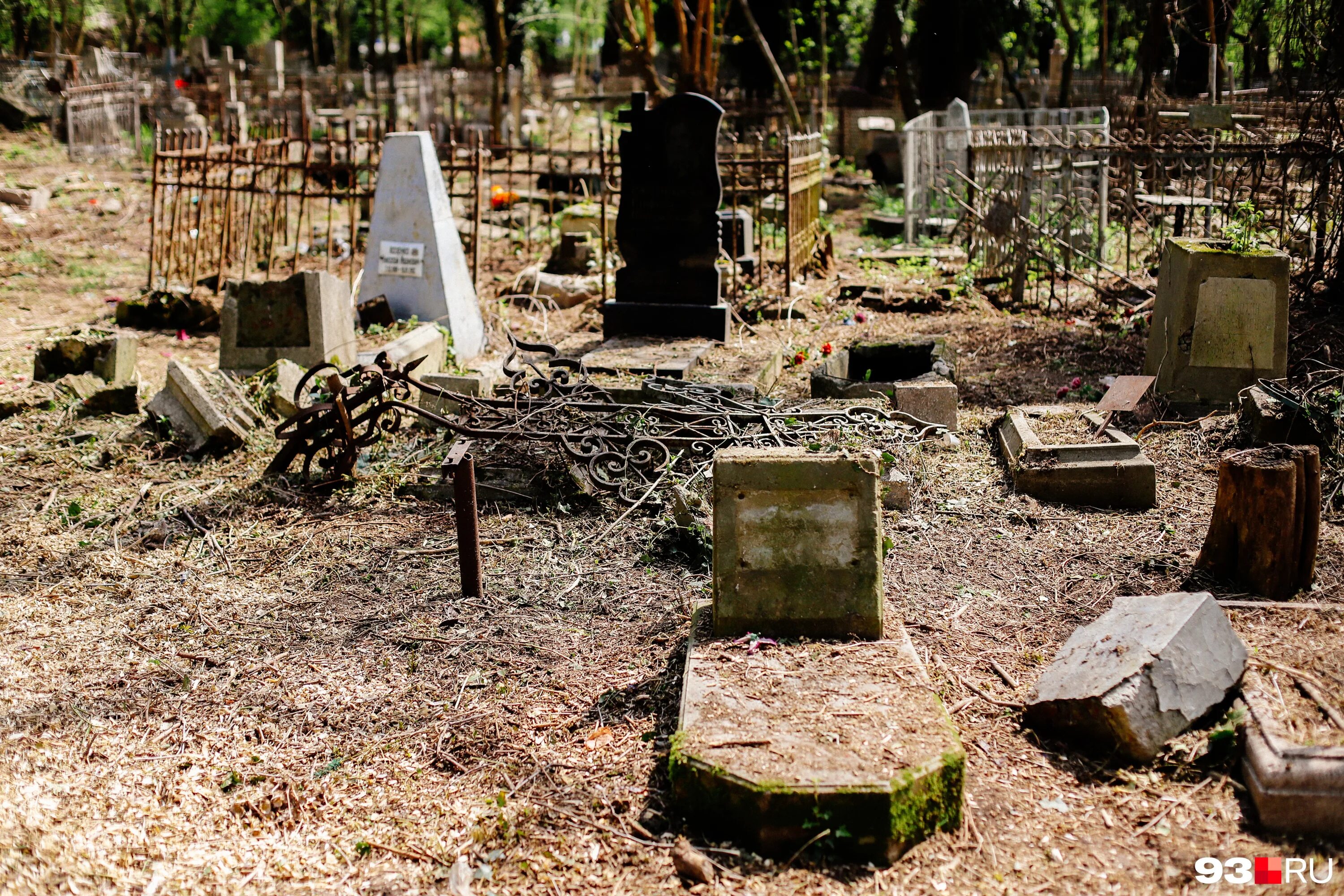 Старое кладбище семенов. Старое кладбище северодвинск. Кладбище. Кладбище чигорак. Терновка кладбище.