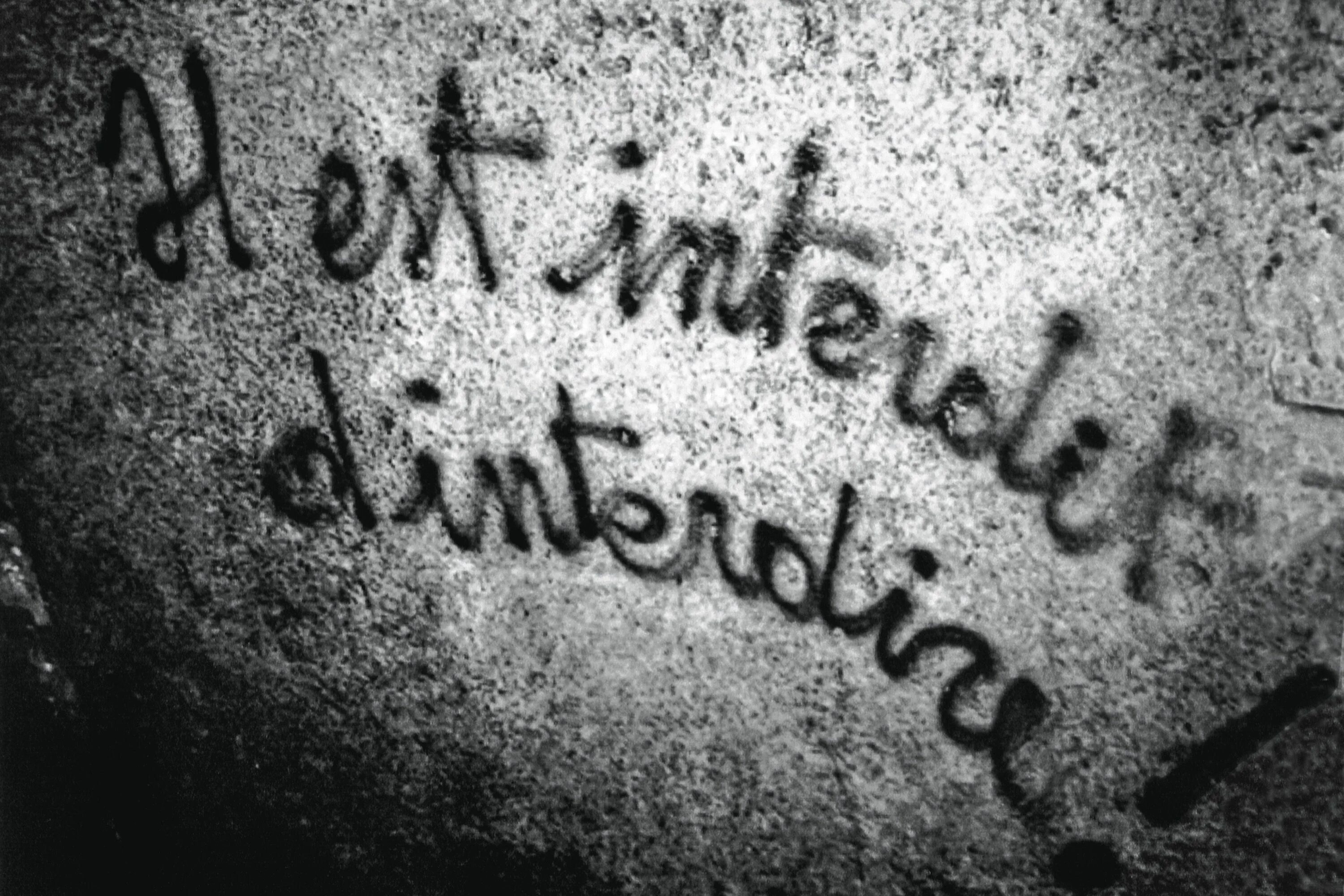 Il est bien. Запрещено запрещать Франция 1968. Il est interdit d'interdire. Запрещать запрещено. Запрещено запрещать лозунг 1968. Май 1968 года Франция надписи на стенах.