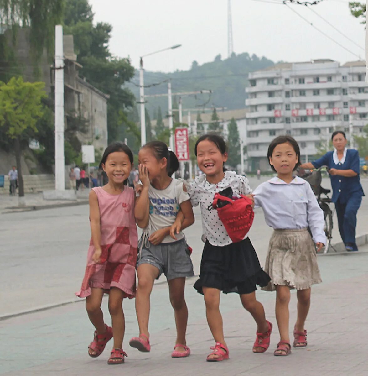 Численность северной кореи на 2023. Северная Корея дети. Жители Северной Кореи. Население Северной Кореи. Северные корейцы дети.