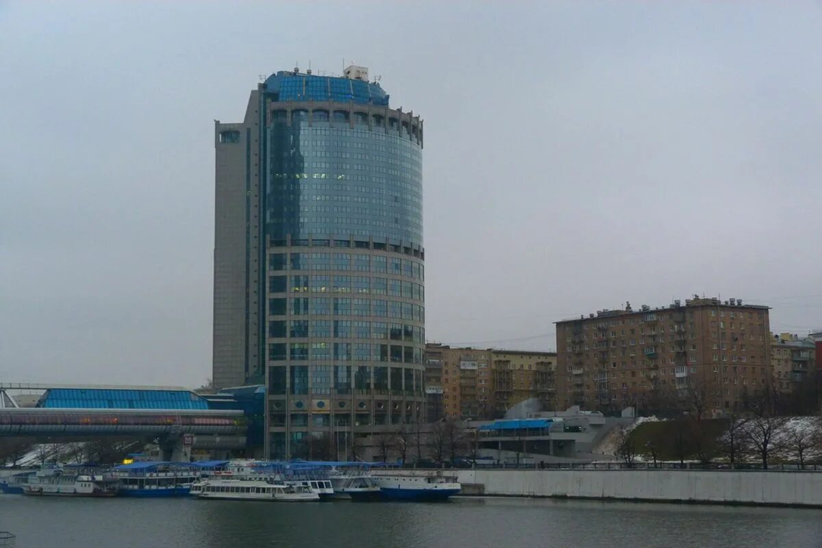 мост багратион набережная тараса шевченко. тараса шевченко 23а башня 2000. башня 2000 и мост багратион. москва набережная тараса шевченко дом 23а. совкомбанк башня 2000.