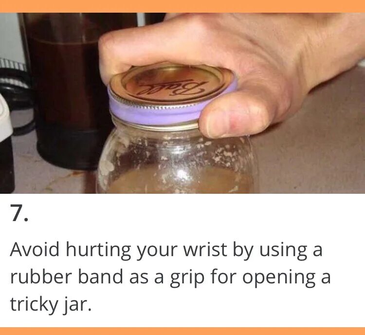 Как открыть тугую крышку. Как открыть банку с резиновой крышкой. Открыть крышку банки. Как открыть тугую крышку. Открывание крышек стеклянных банок.