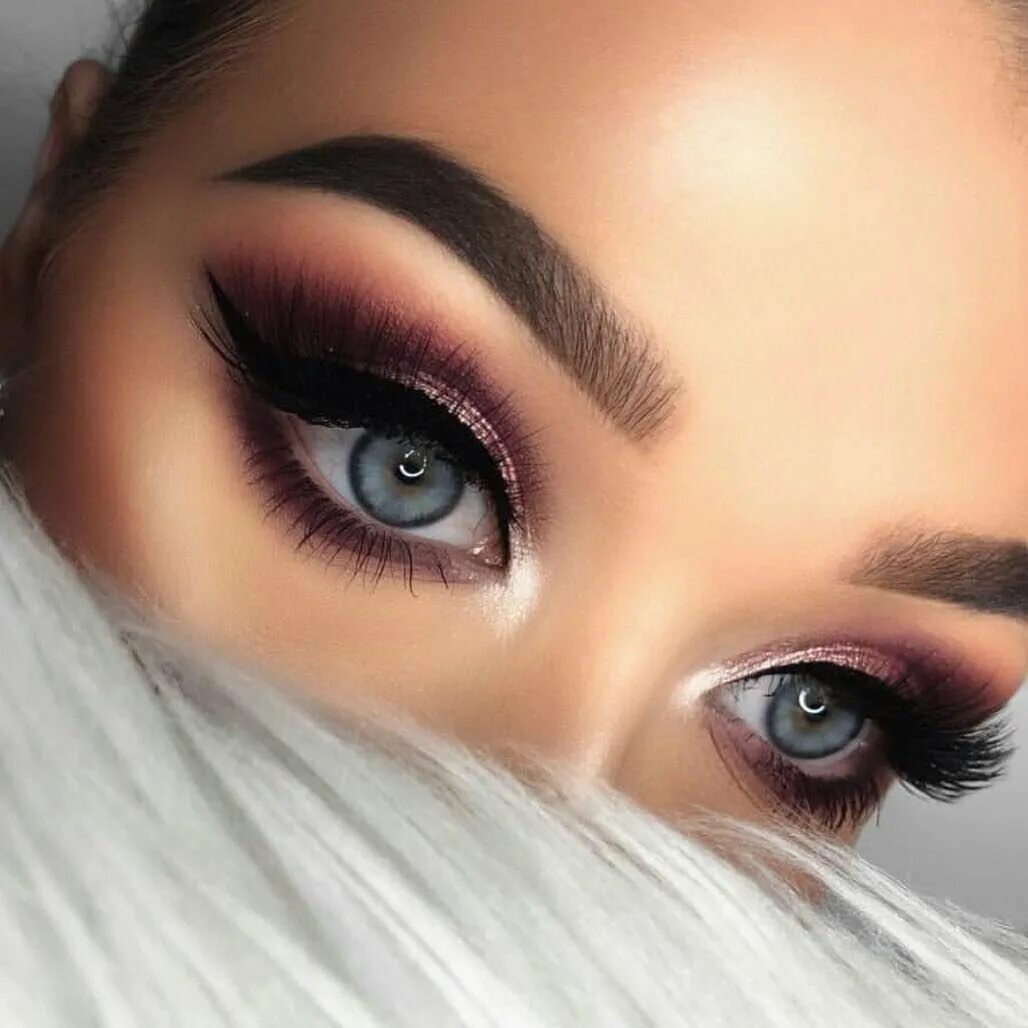 Как называется детка у тебя шикарные глаза. Лицо женщины. Как называется детка у тебя шикарные глаза. Как называется детка у тебя шикарные глаза. Брюнетка с голубыми глазами.