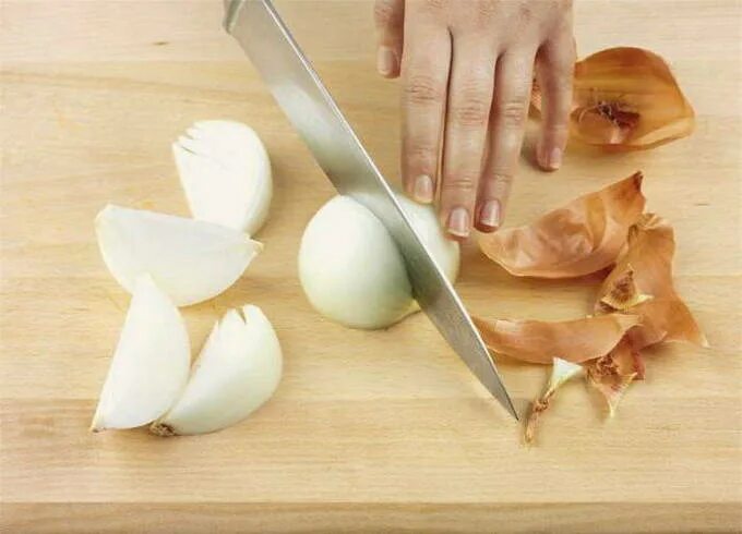 Cooking Tips For Beginners: How To Cut An Onion Fast - Weelicious - YouTube