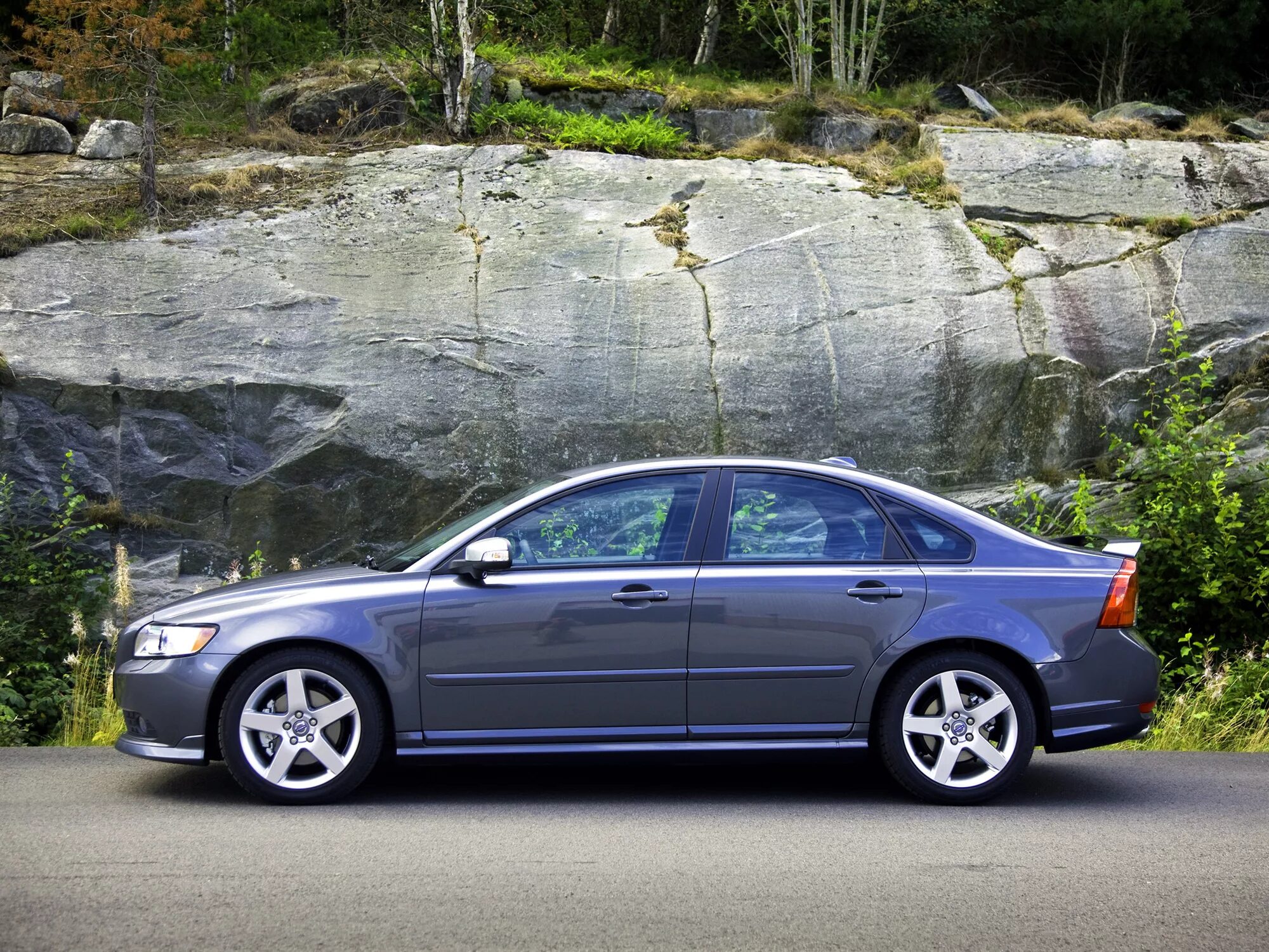 Volvo s40 2011. Volvo s40 ii r-design. Volvo s40 ii 2004. Какую моторную с 40. Вольво s40 двигатель 2.