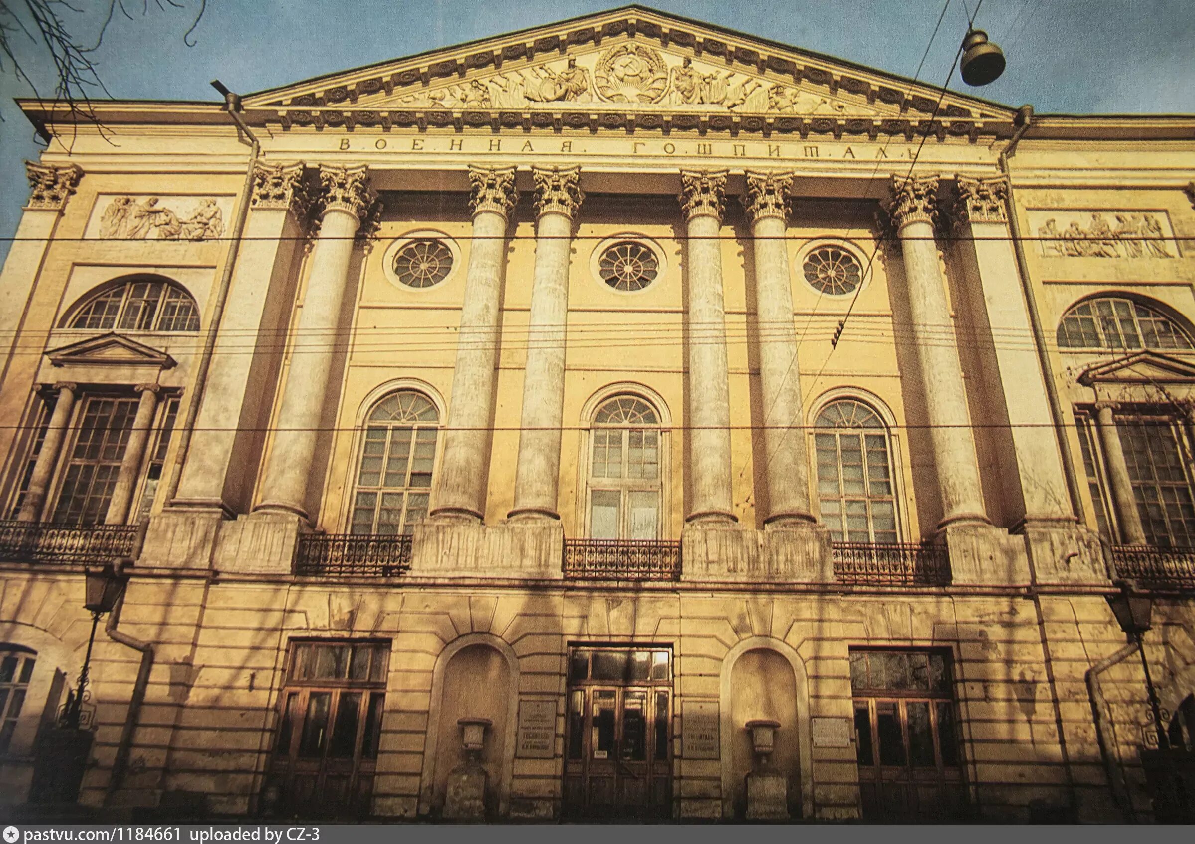 Госпиталь имени бурденко 3. Московский военный госпиталь бурденко. Военный госпиталь бурденко в москве. Центральный военный госпиталь москва. Московский военный госпиталь бурденко.