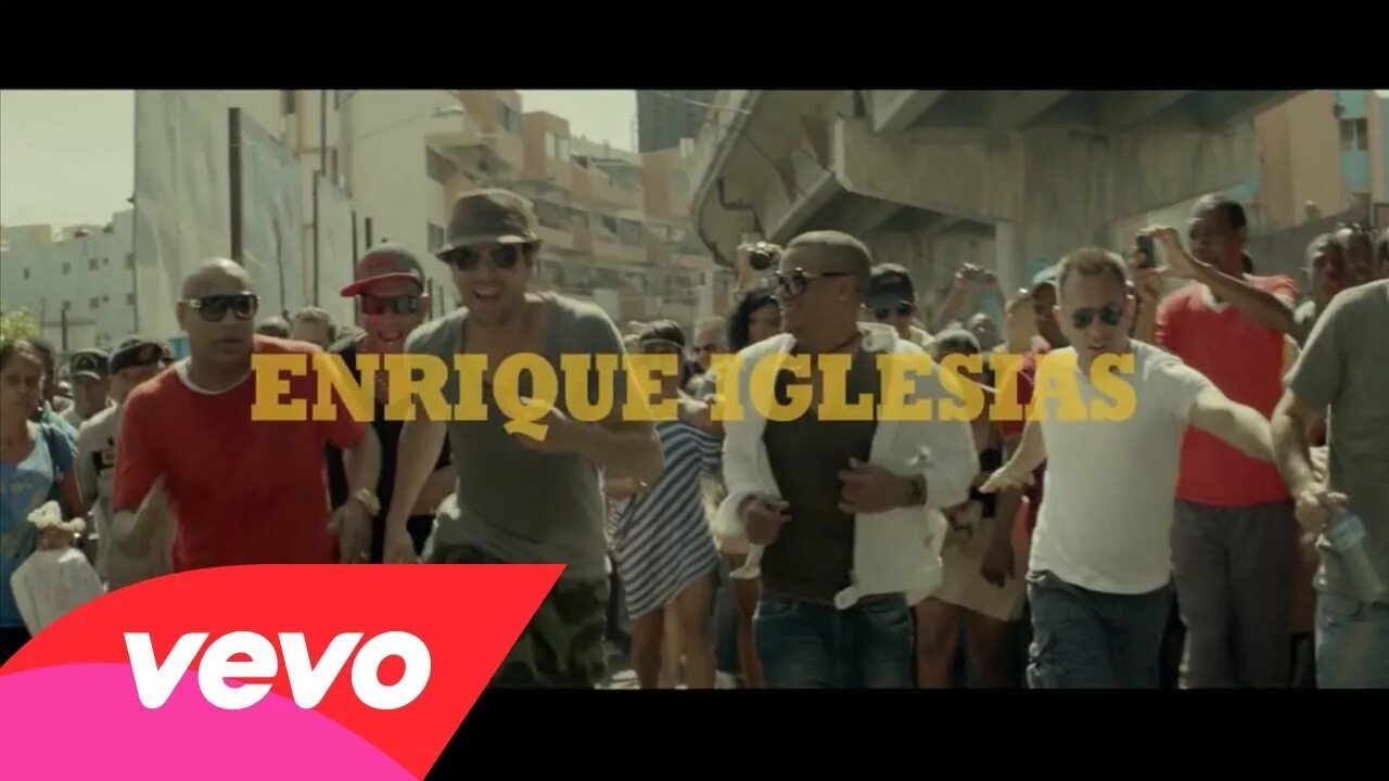 Энрике иглесиас bailando фото. Байландо байландо. Enrique iglesias descemer bueno gente. Байландо песня. Фото из клипа байландо.