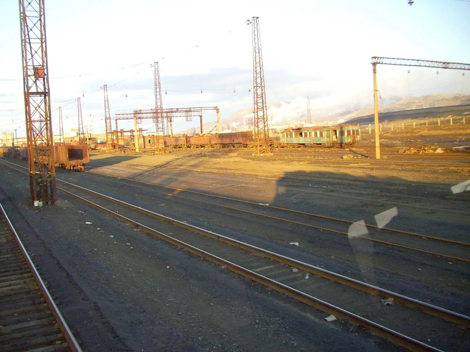 Норильск станция. Станция норильск железнодорожная станция. Норильский жд вокзал. Норильск станция. Норильск жд вокзал.