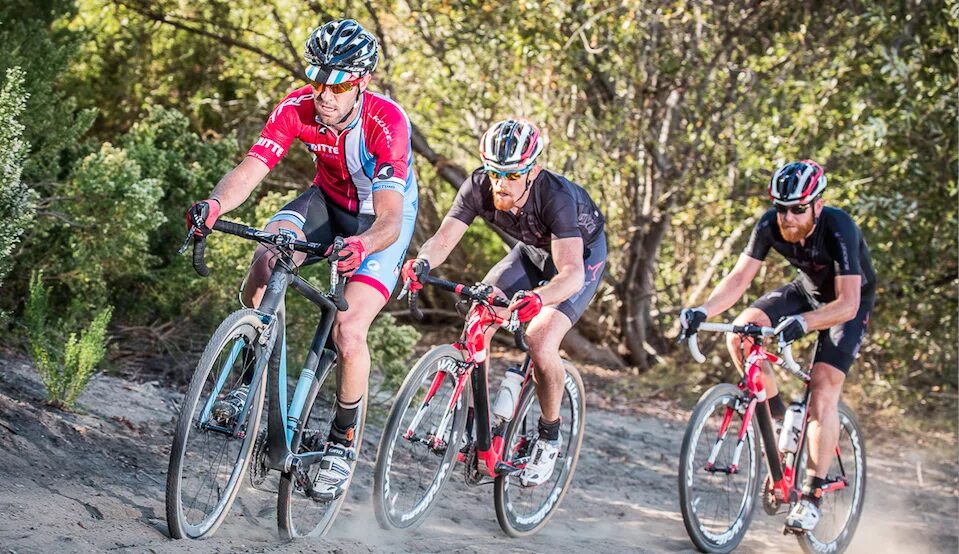 Что лучше бег или велосипед. Чумазый велосипедист циклокросс. Average Cyclocross Enjoyer. Что лучше бег велосипед или бассейн. Характеристики велосипеда Формат 23 12 циклокросс.