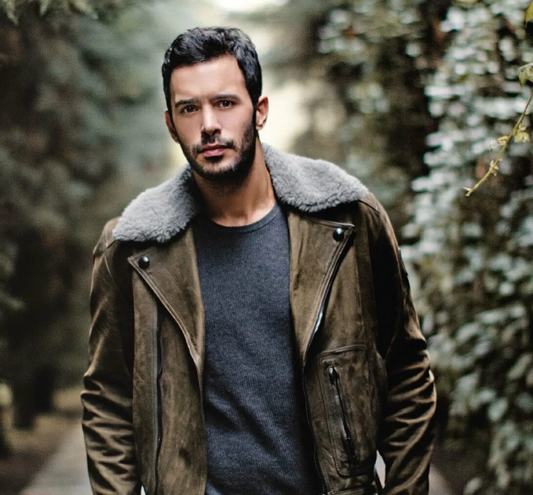 Омер ипликчи. Барыш аргуч. Барыш ардуч актер. Барыш ардуч. Мерт ардуч.