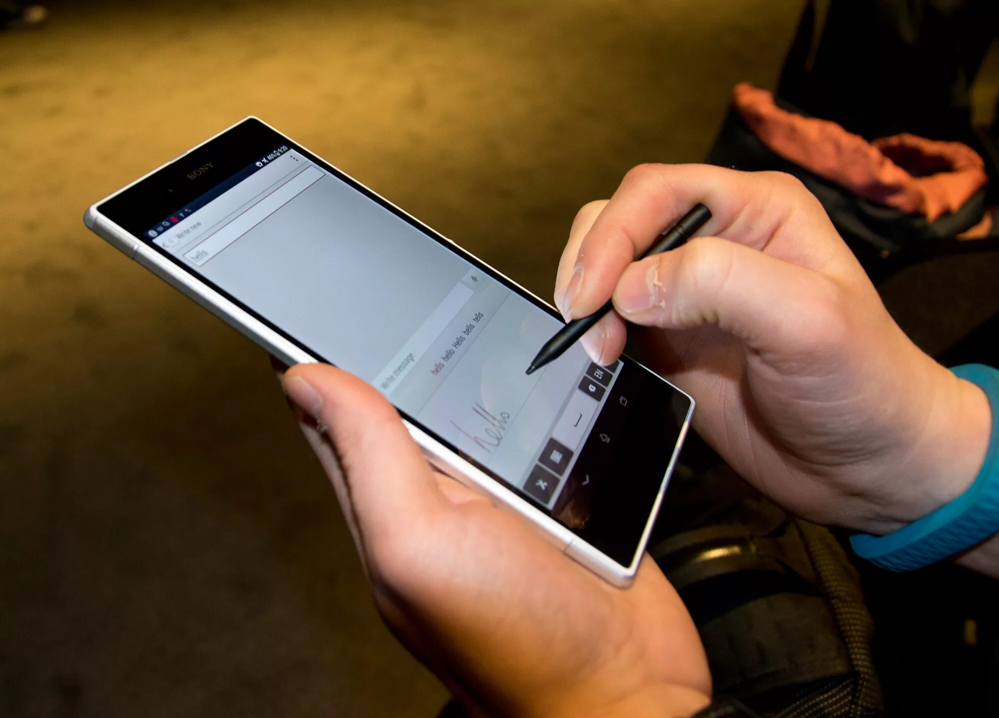 Самый широкий смартфон. Сони иксперия 6 дюймов. смартфоны sony с большим экраном. смартфон самсунг иксперия. телефоны сенсорные с большим экраном.