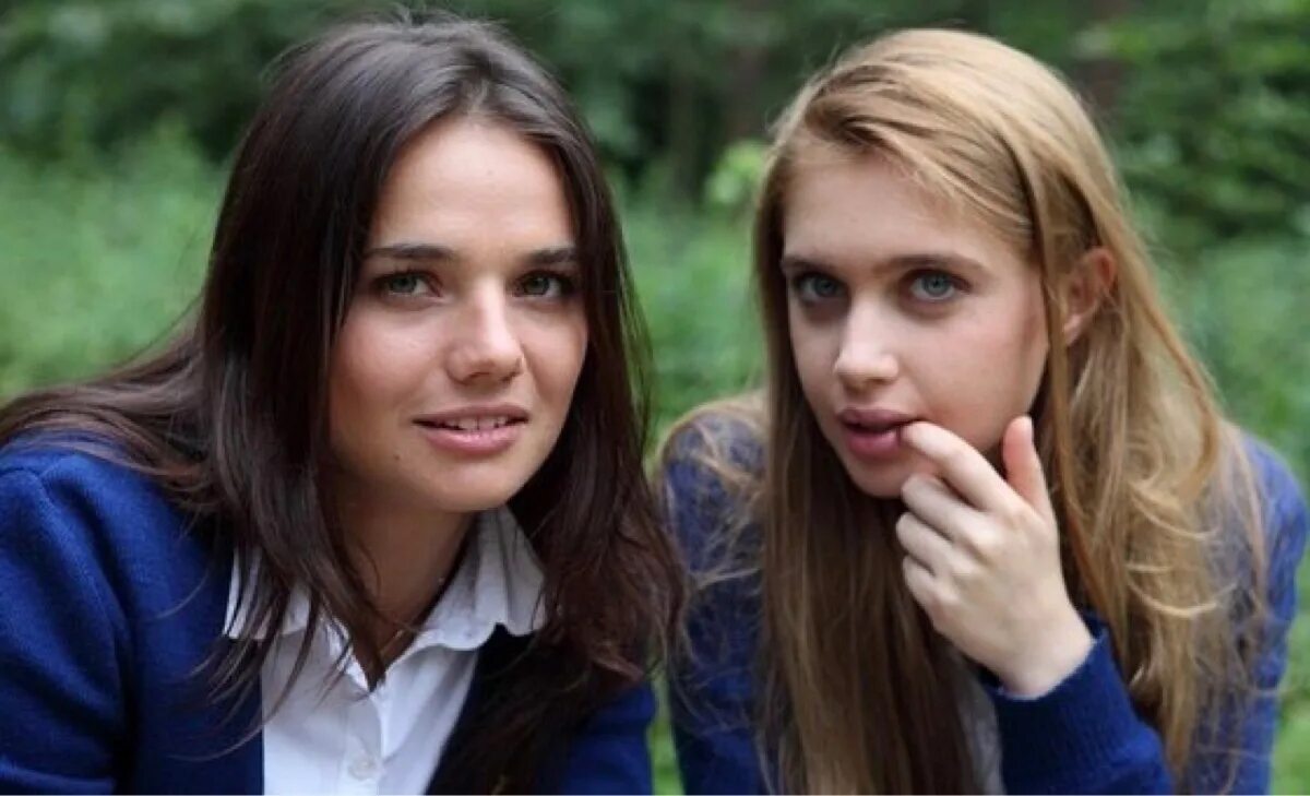 Маша и лера подруги. Четыре подруги. Настя и вика самарканд. Фотосессия с лучшей подругой. Подружки веселятся.