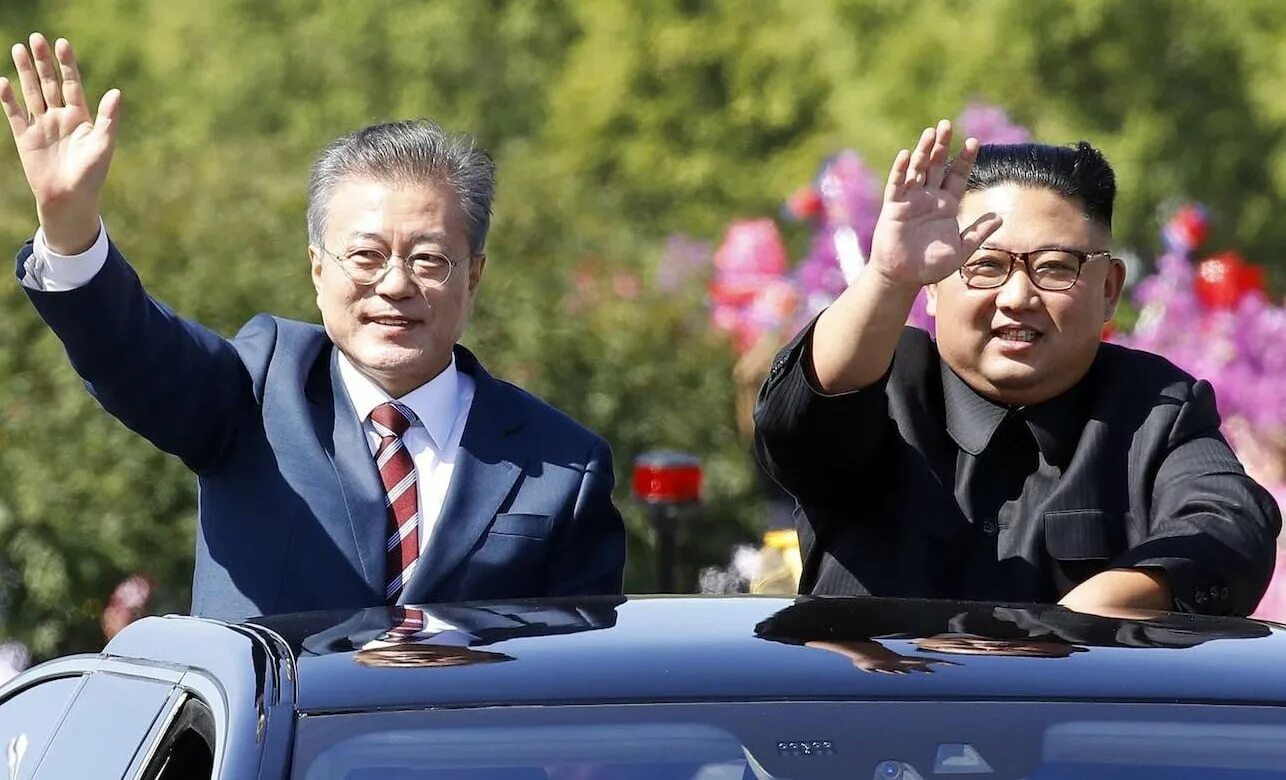 Шин джэ ын. Moon Jae-in and Kim Jong-un. Правитель Южной Кореи. Межкорейский саммит.