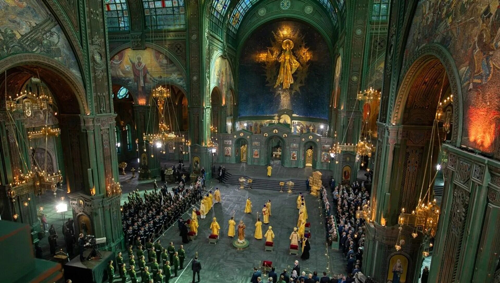 Храм воскресения христова парк патриот. Сегодня храмы открыты. Свято-троицкий кафедральный собор архангельск. Богослужение в храме христа спасителя в москве. Сегодня храмы открыты.