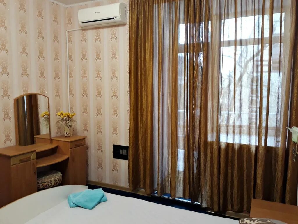 322 прим 3. Отель причал приморский феодосия. отель причал приморский в приморском крым. нефтеюганск гостиница причал 2. кафе южно приморский причал.