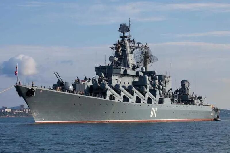 Боевой корабль название. Крейсер варяг 1164. корабль варяг владивосток.