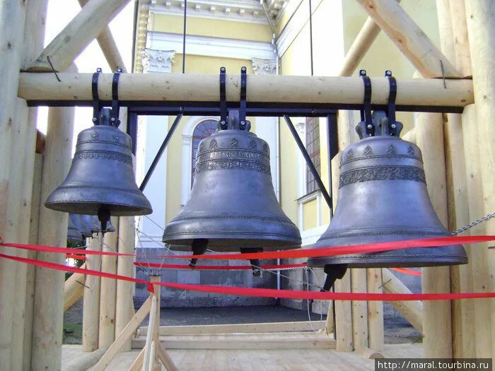 Ростовские звоны картинки. Колокольный звон дзен. Храм спаса всемилостивого звон. Колокол из спасо преображенский колокольня углич. Набат на колокольне.