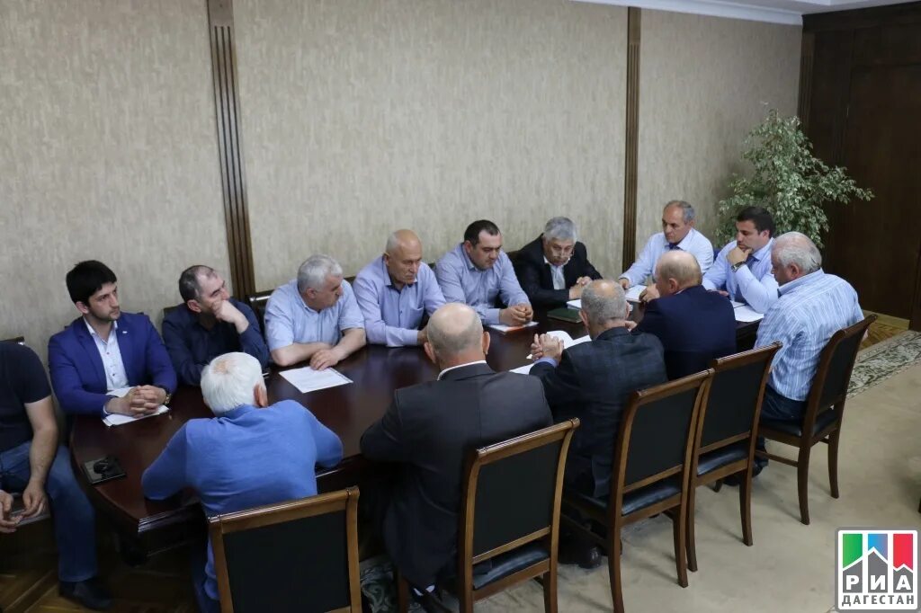 Штат администрации гор махачкалы. Гаджимурад жкх махачкала. Департамент образования махачкала. Махачкала офиц сайт. Мэрия махачкалы.