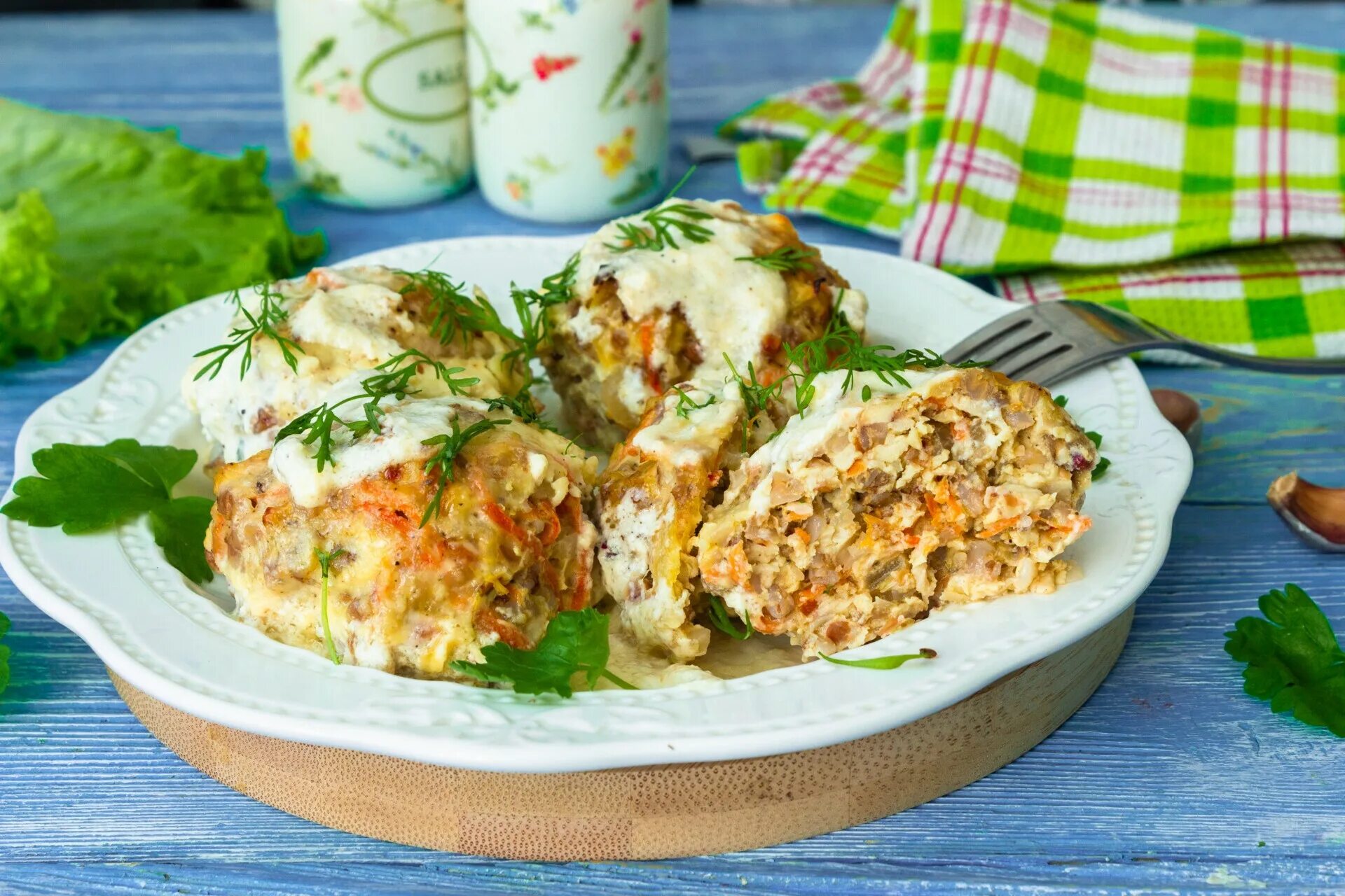 морковные котлеты. драники картофельные с беконом. овощные оладьи из кабачков. котлеты со сметаной. тефтели в духовке в сметанном соусе.