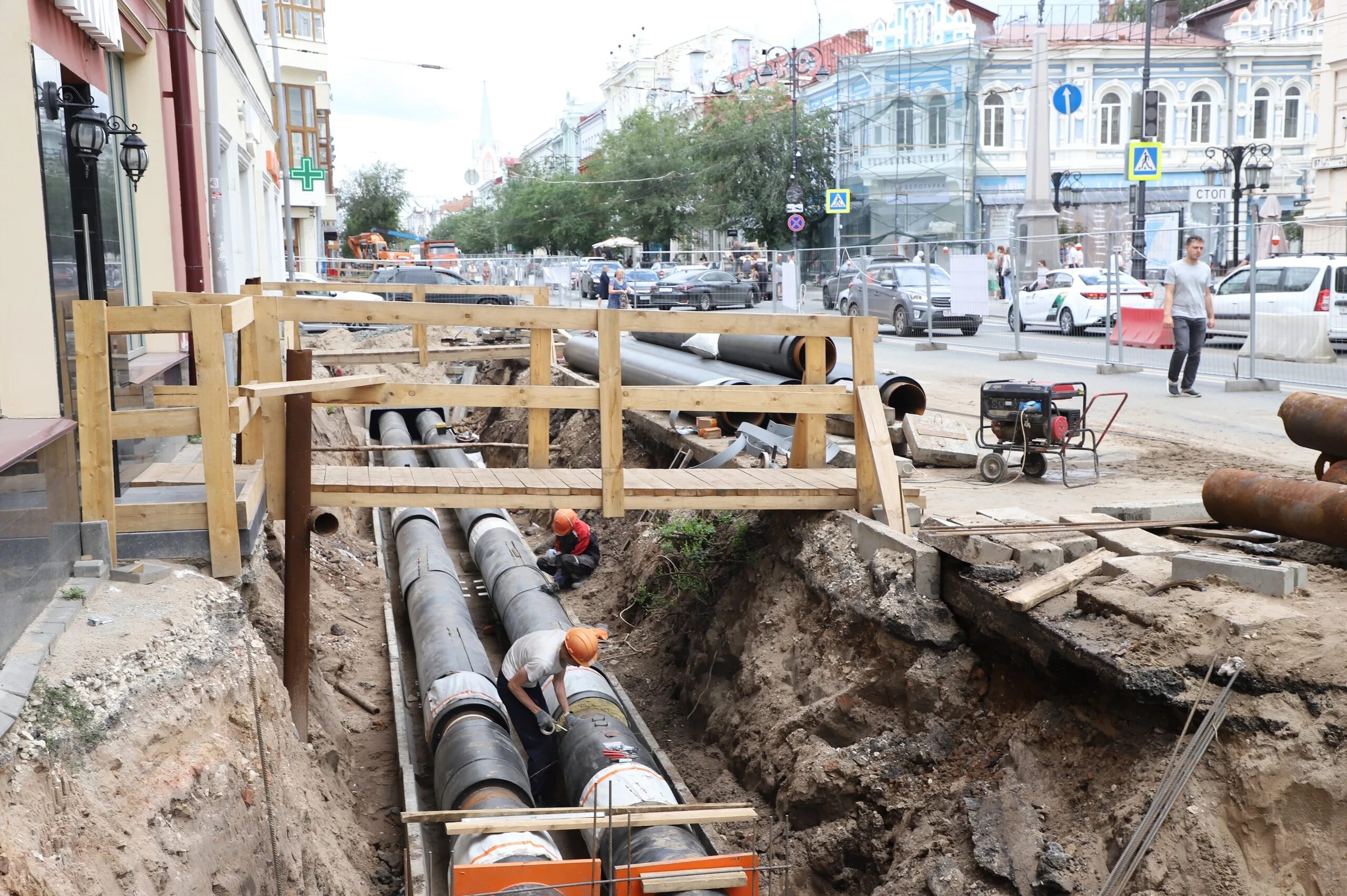 Теплотрасса. Теплопровод или теплотрасса. Теплотрасса к частному дому по воздуху вид. Памятник отопительному сезону, Самара. Тепловые сети самара