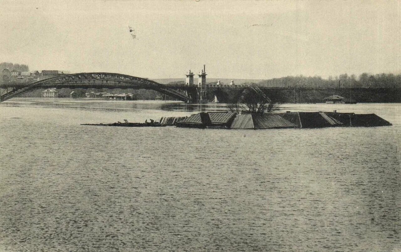 1908 год в истории. Новодевичий монастырь 1908 потоп. наводнение 11 апреля 1908 в москве. разлив москвы реки в 1908. наводнение в москве, 11 апреля 1908 год.