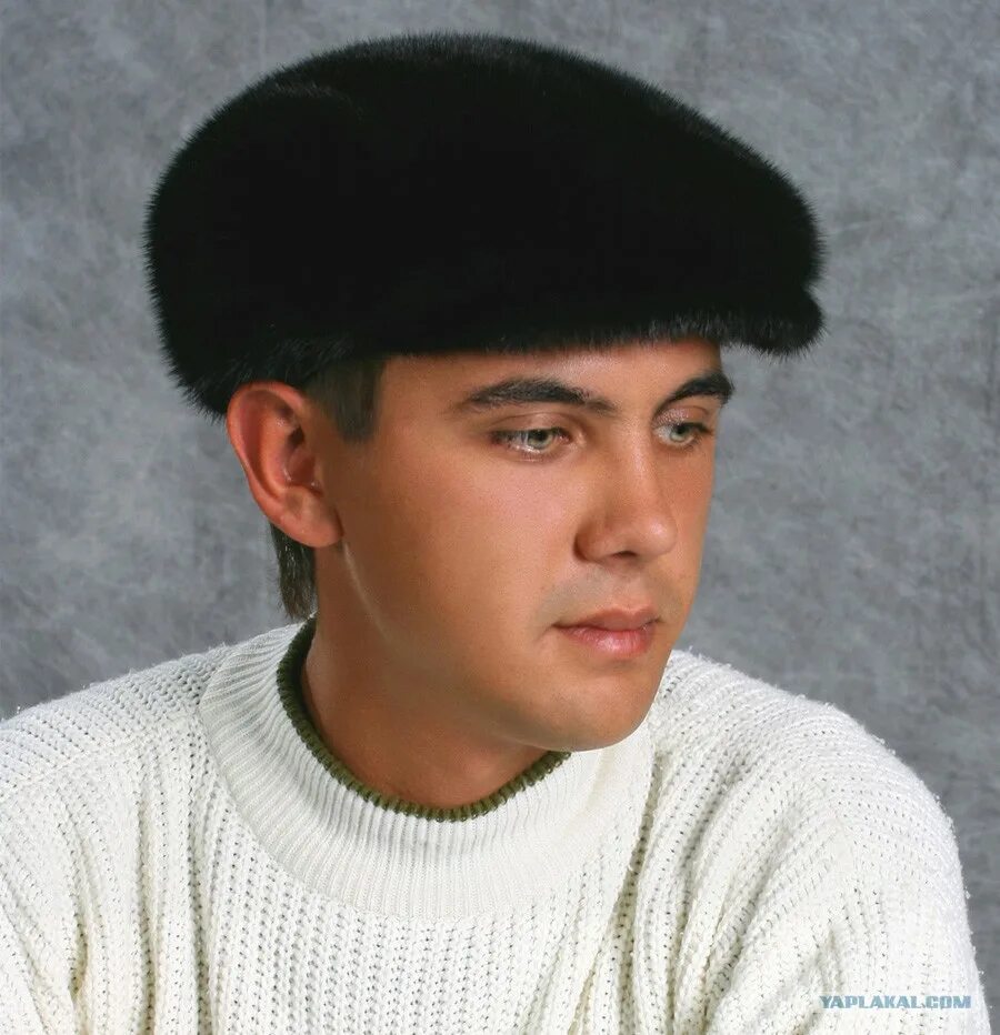 шапка меховая из 90х. песцовая шапка сибирь 90е. шапки 90х годов. шапка мужская. шапка норковая мужская обманка.