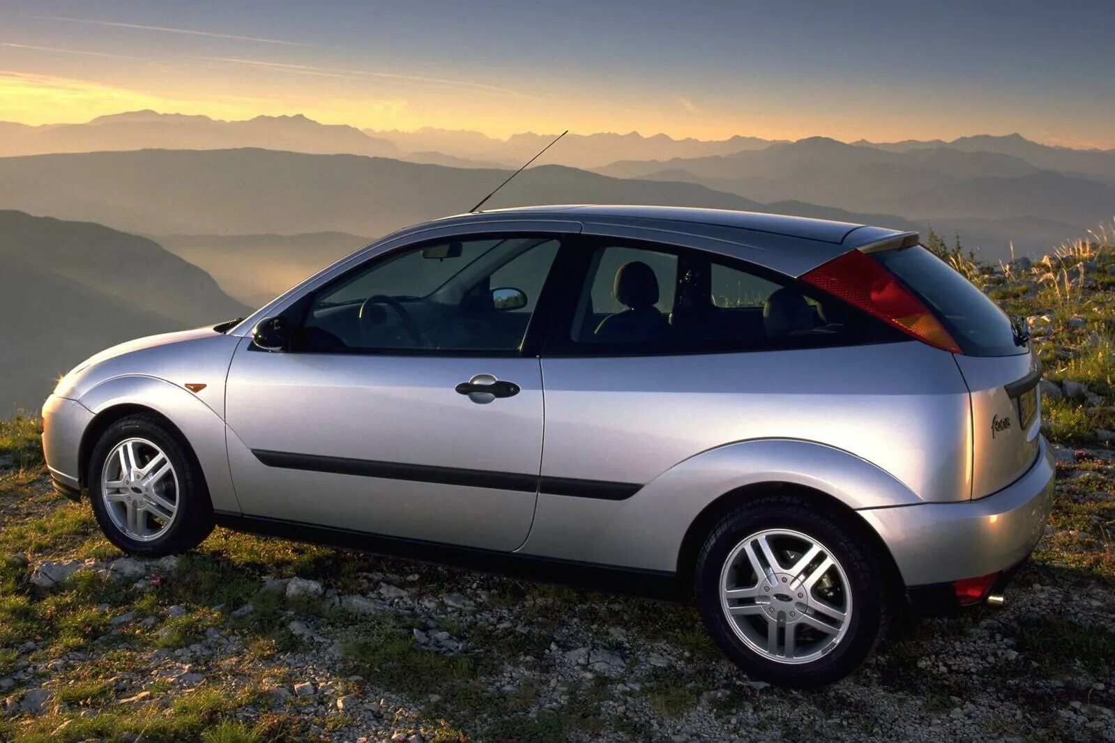 Ford focus 1998 хэтчбек. Форд 1 13. Форд фокус 1 хэтчбек. Ford focus 1 седан. Форд 1 13.