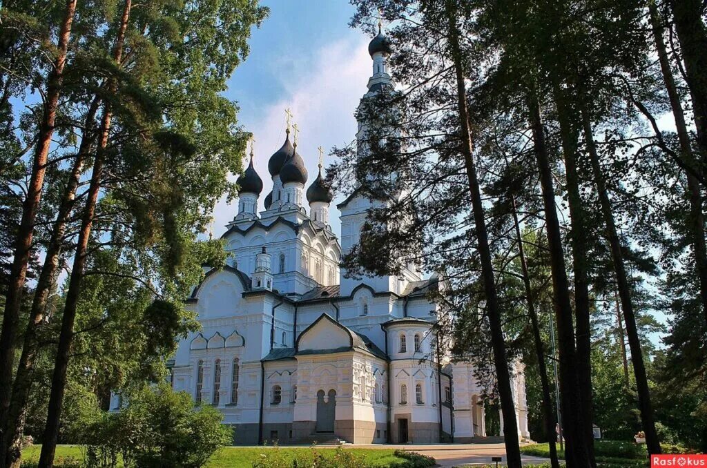 Храм в Зеленогорске Ленинградской области. Храм Казанской иконы Божией матери г.Зеленогорск. Зеленогорск Ленинградская область храм Казанской иконы. Зеленогорск Курортный район Санкт-Петербурга храм.