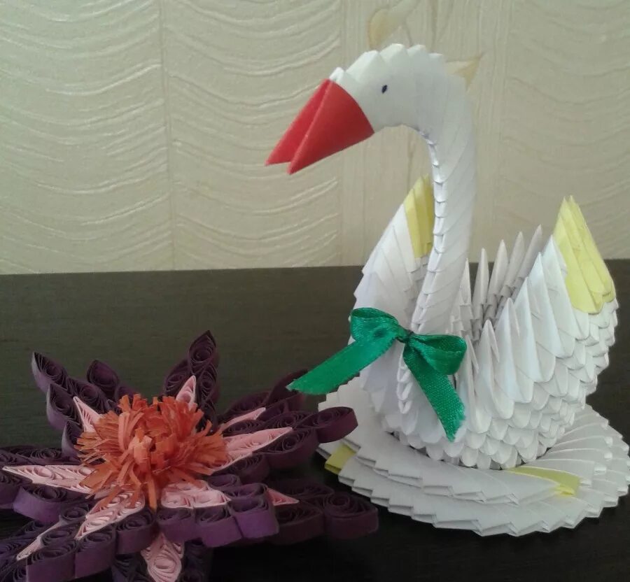 Лебеди из бумаги для детей. Модульное оригами. Поделка лебедь. Модульное оригами лебедь. Поделка лебедь из бумаги.