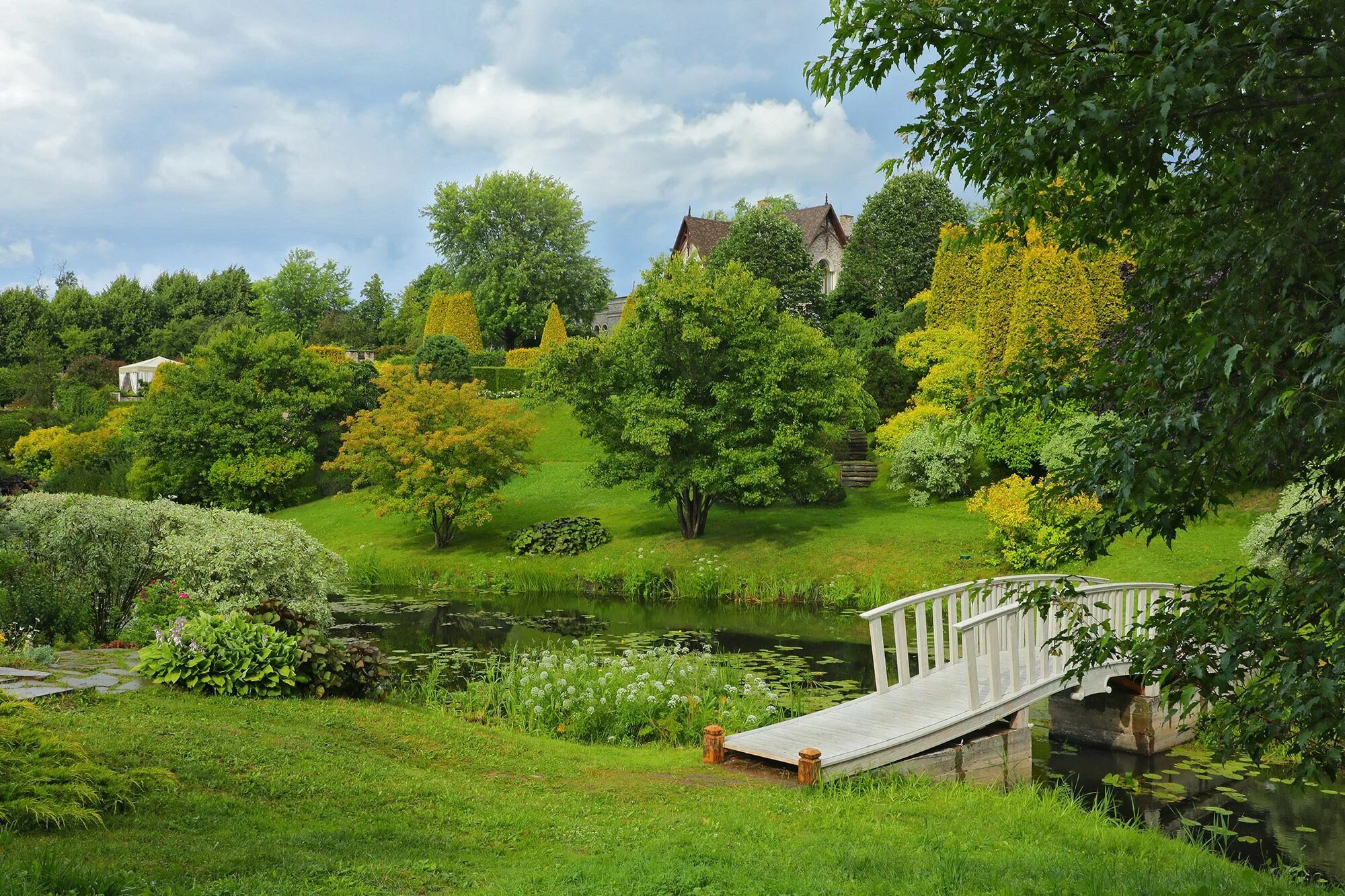 Парк чаир. Сады южной кореи. Александр гривко ландшафтный. Красные сады хидкот мэнор. Александр гривко хозяин ореховно.