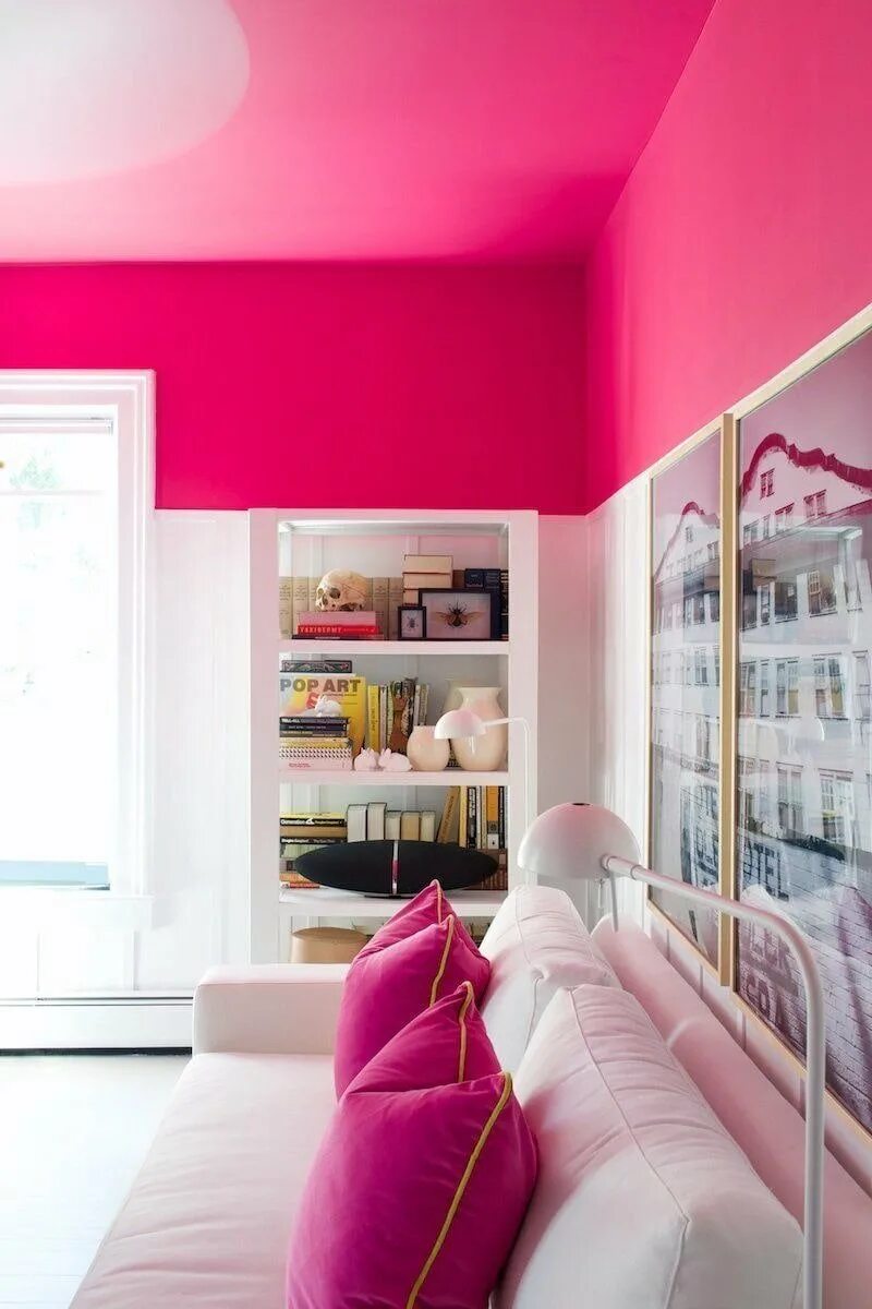 Розовый потолок. Комната с розовыми стенами. Розовые стены в интерьере. Яркие оттенки в интерьере. Перекрашу квартиру в розовый