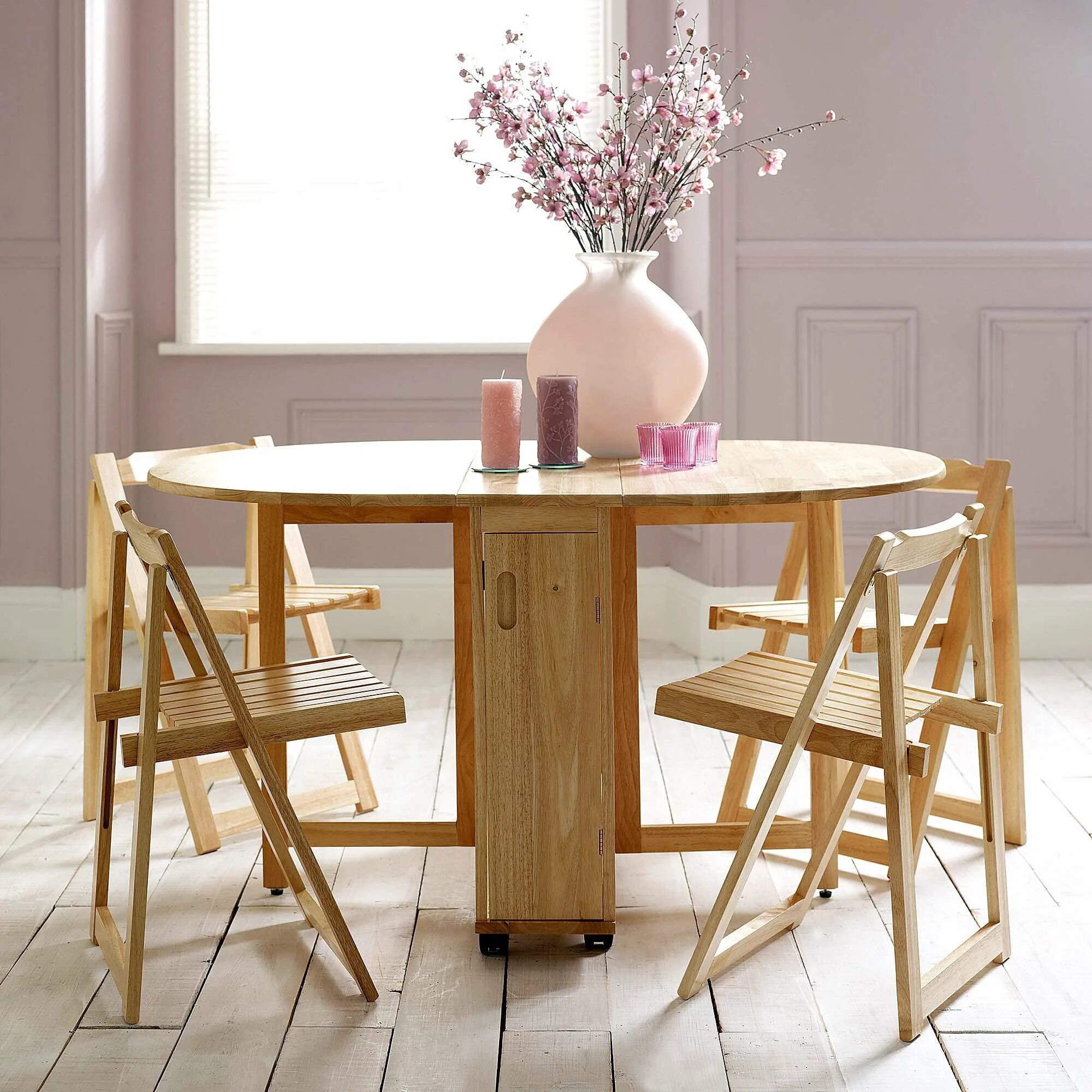 Столы кухонные м. Стол кухонный. Обеденный стол для маленькой кухни. Круглый стол со стульями для маленькой кухни. Стол складной обеденный.