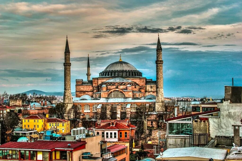 Разница со стамбулом. Old City Стамбул. Отели Стамбула рядом с голубой мечетью. Дом в Стамбуле фото. Houses in Istanbul.