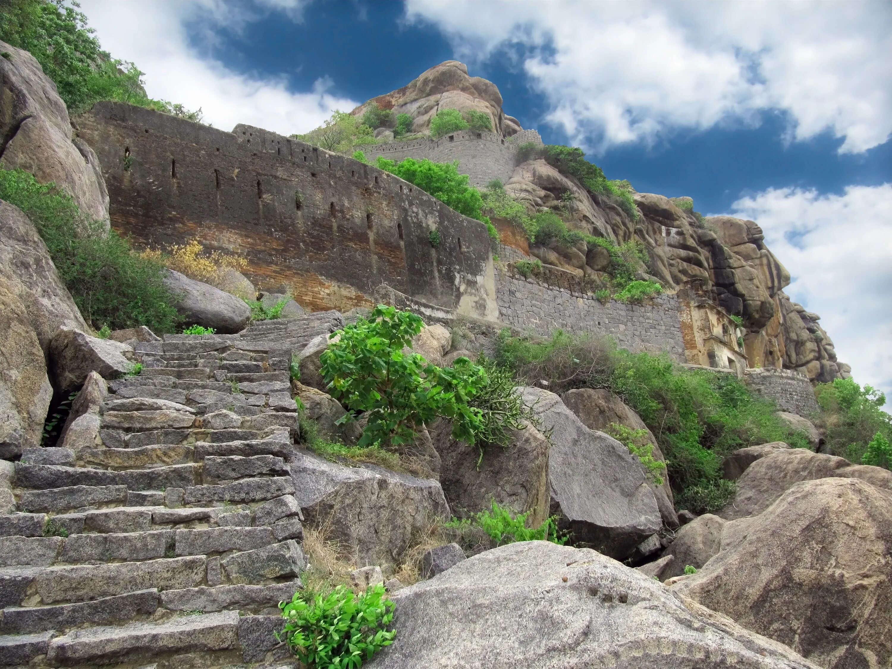 Mountain ancient mountain. Каменная лестница в горах. Каменные ступеньки. Каменные ступени в горе. Каменные горы.