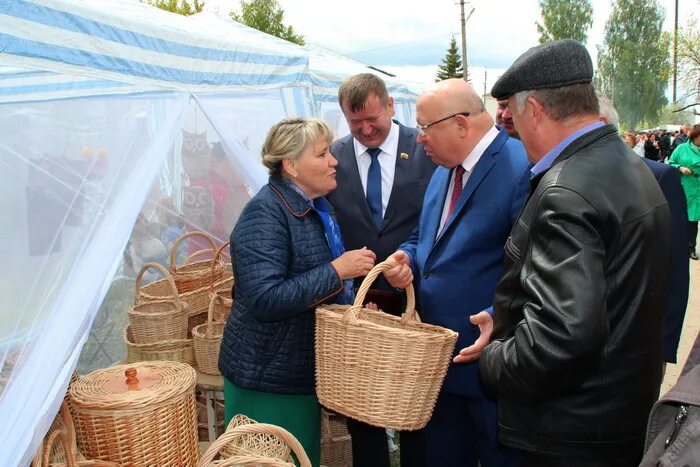 Прослушка красные баки нижегородской. Глава Краснобаковского района. Красные баки администрация. Р.П.красные баки Нижегородской области. Глава Краснобаковского района Нижегородской области.