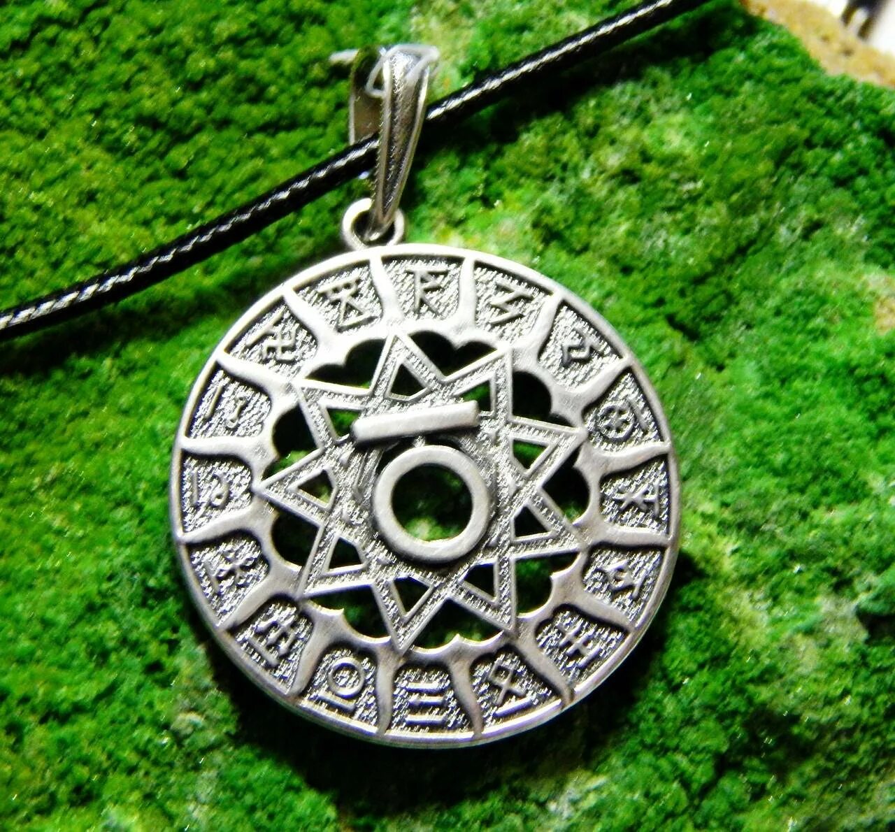 Оберег вепря чертог славянский. Оберег чертог значение. Чертог раса оберег. Чертог медведя бог сварог оберег. Чертог орла оберег бог перун.