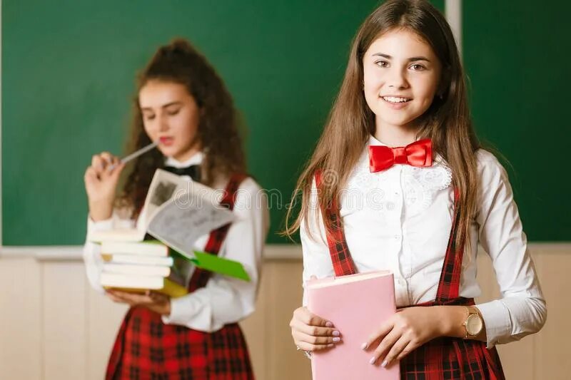 Единственная девушка в классе. Фотосессия школьница и учитель. Девчонки в школе. Единственная девушка в классе. Единственная девушка в классе.