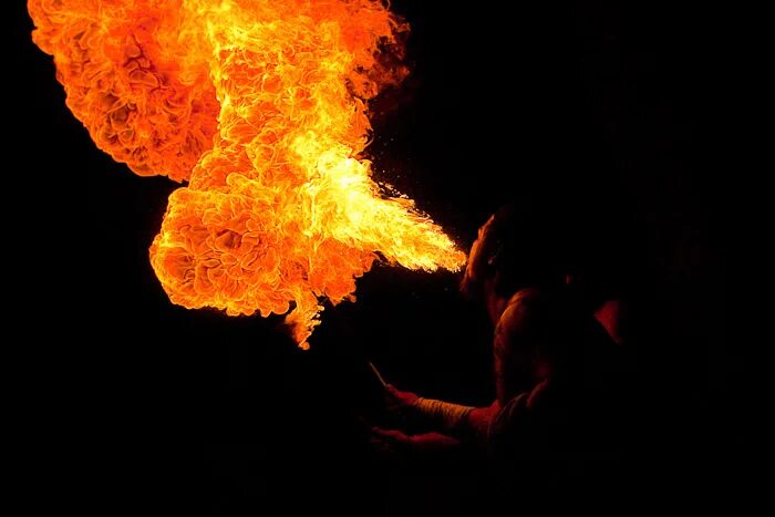 Огонь в душе. Горящая женщина. Они всегда идут в огонь. Магия огня. Огонь и вода.