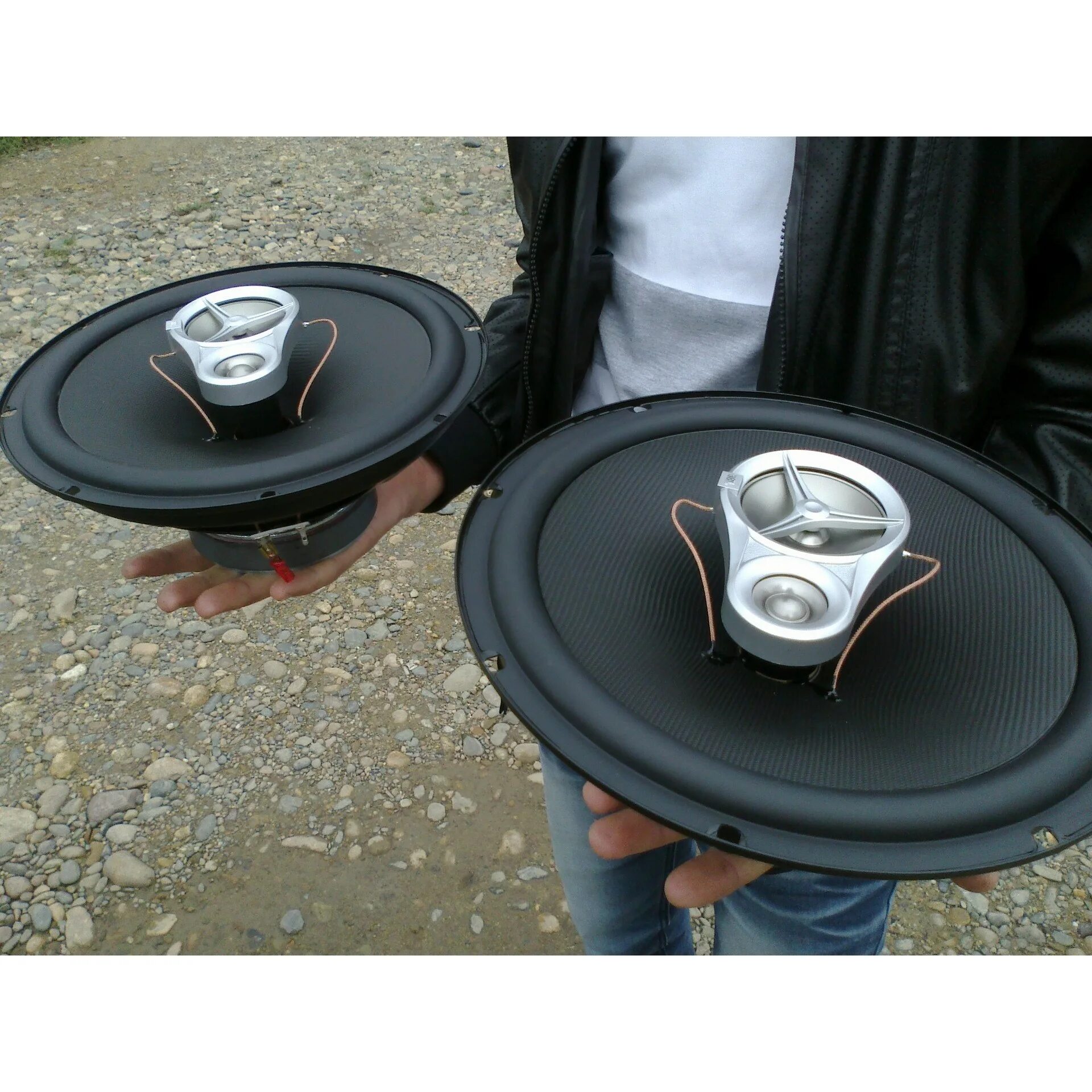 Динамики с хорошим басом без усилителя. Jbl cs-3110. колонки jbl cs3110. динамики jbl 25 cs3110. jbl 25 см колонки.
