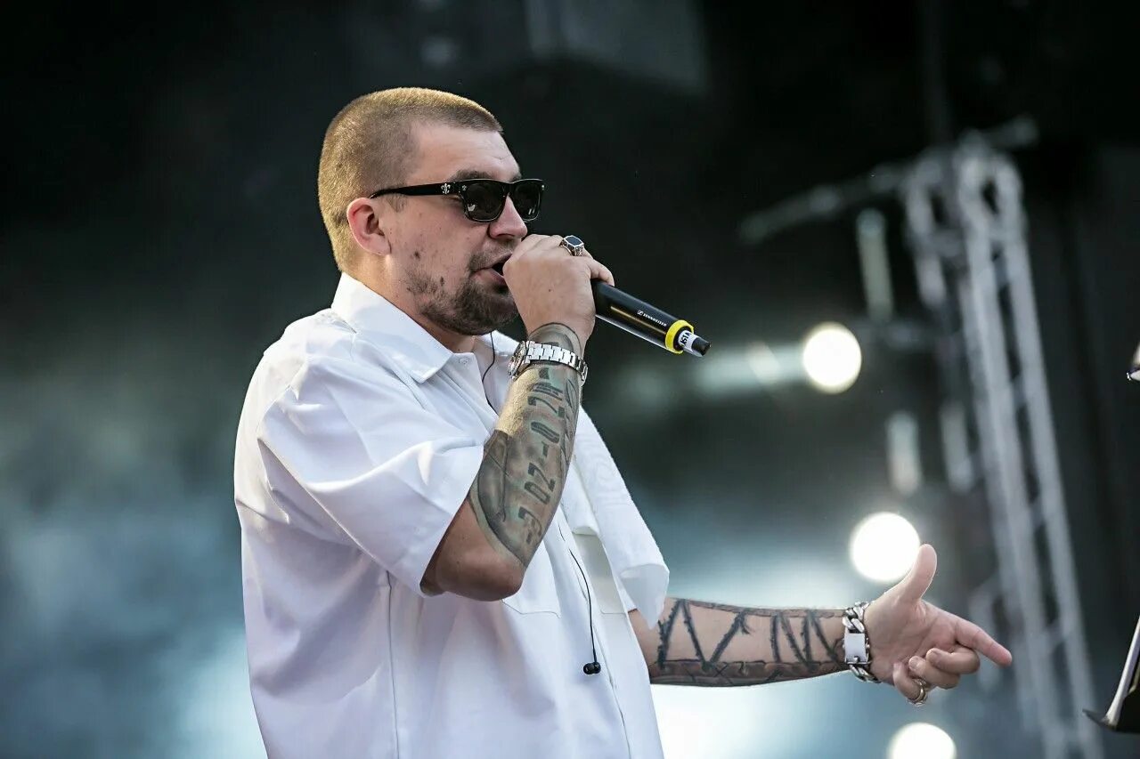 Баста вакуленко. Музыкант рэпер. Рэпер баста. Рэп исполнитель баста. Музыкант рэпер.