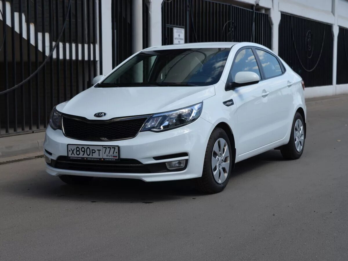 Kia Rio 2016 белая. Киа Рио седан 2016. Kia Rio 2014 седан белая. Kia Rio 2016 седан. Купить киа 2016г