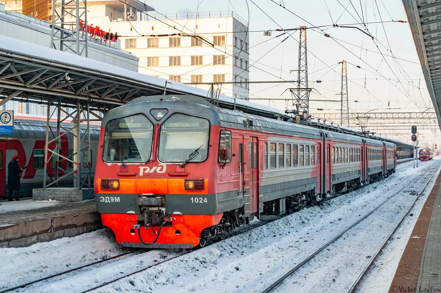 Звук железной дороги. Эд9м 080 депо приписки. Эд9м 0183 депо приписки. Эд9м. Поезд эд9м 1024.