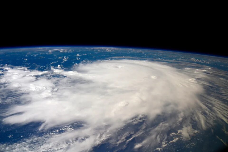 метеор спутник характеристики. снимки со спутника 2020. роскосмос циклон ваня. олег скрипочка в космосе. глаз циклона.